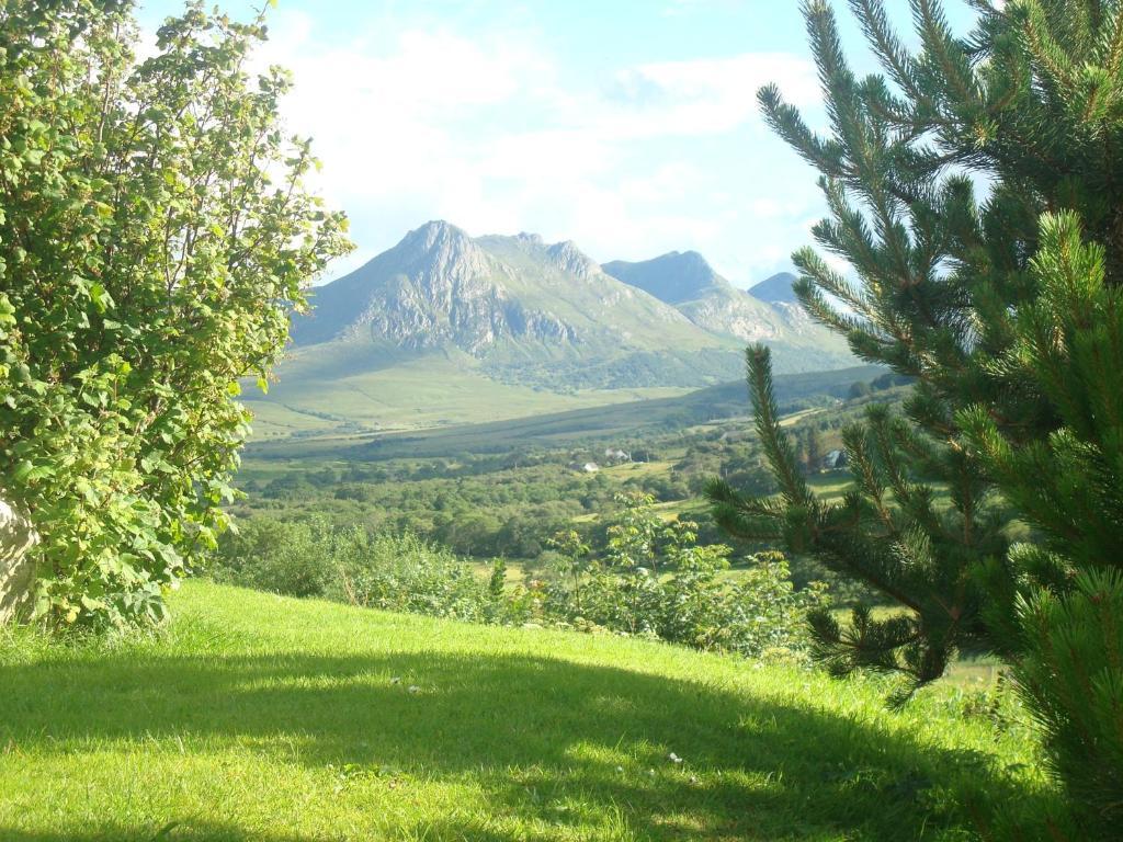 Ben Loyal Hotel Tongue Exterior photo