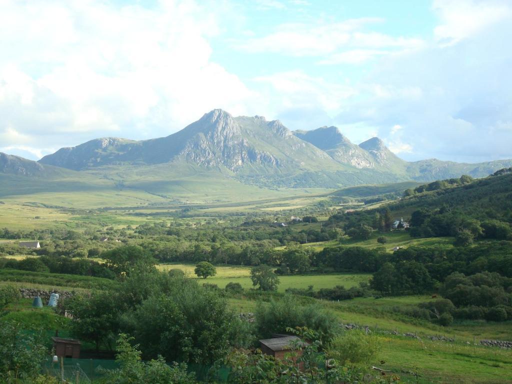 Ben Loyal Hotel Tongue Exterior photo